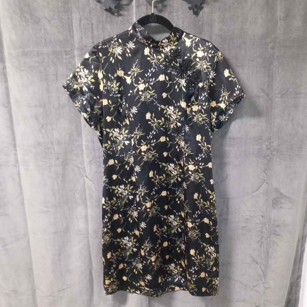 Vintage DBY LTD Black and Cream Floral Satin Dress Size Medium